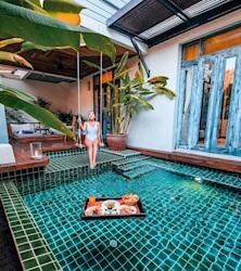 Deluxe Plunge Pool