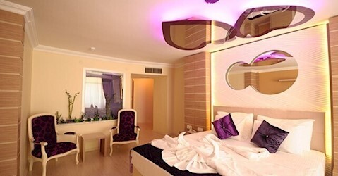 Romance Purpule Suite Room