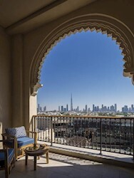 Jumeirah Skyline Suite (with Extra Bed/without Extra Bed)