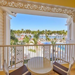 Junior Suite Deluxe Pool Side