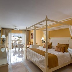 Junior Suite Deluxe Pool Side