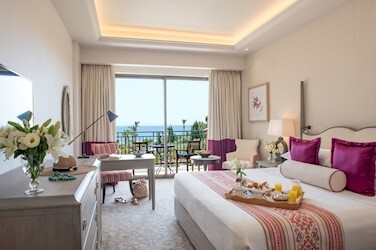 Deluxe Bedroom with Sea View