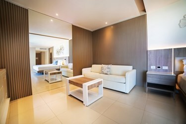 Honeymoon Jacuzzi Suite DC