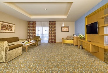 Deluxe Suite