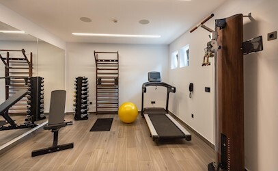 Premium Energy Suite Sea View with Private Heated Pool &amp; Sauna or Gym
