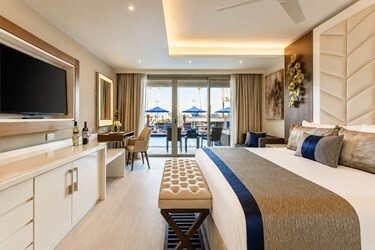 Luxury Charirman's Three Bedroom Suite Ocean Front DC
