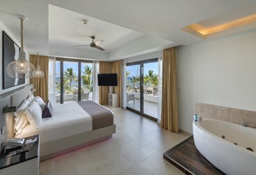 Luxury Presidential One Bedroom Suite Ocean Front Diamond Club