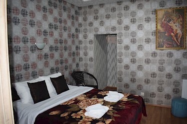 Lux Room
