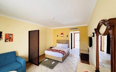 Royal Club Room (Sea View/Side Sea View)