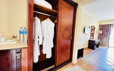 Royal Club Room (Sea View/Side Sea View)