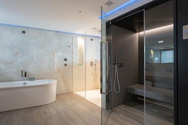 Ambassador Wellbeing Suite SV Private Heated Pool,SoulSteam or SoulSauna &amp; Gym
