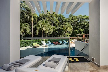 Family Club Deluxe Junior Suite Swimout