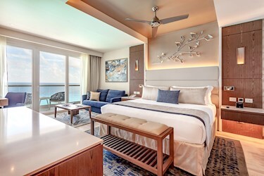 Luxury Chairman&#39;s Two Bedroom Suite Ocean Front DC