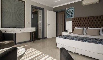 Deluxe Suite