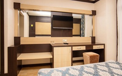 Legend Room