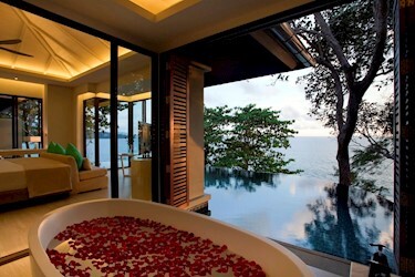 One Bedroom Ocean Pool Villa