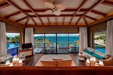 Royal Maldivian Suite