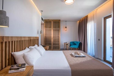 Classic Room Central Building Sea View
