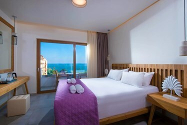 Classic Room Central Building Sea View