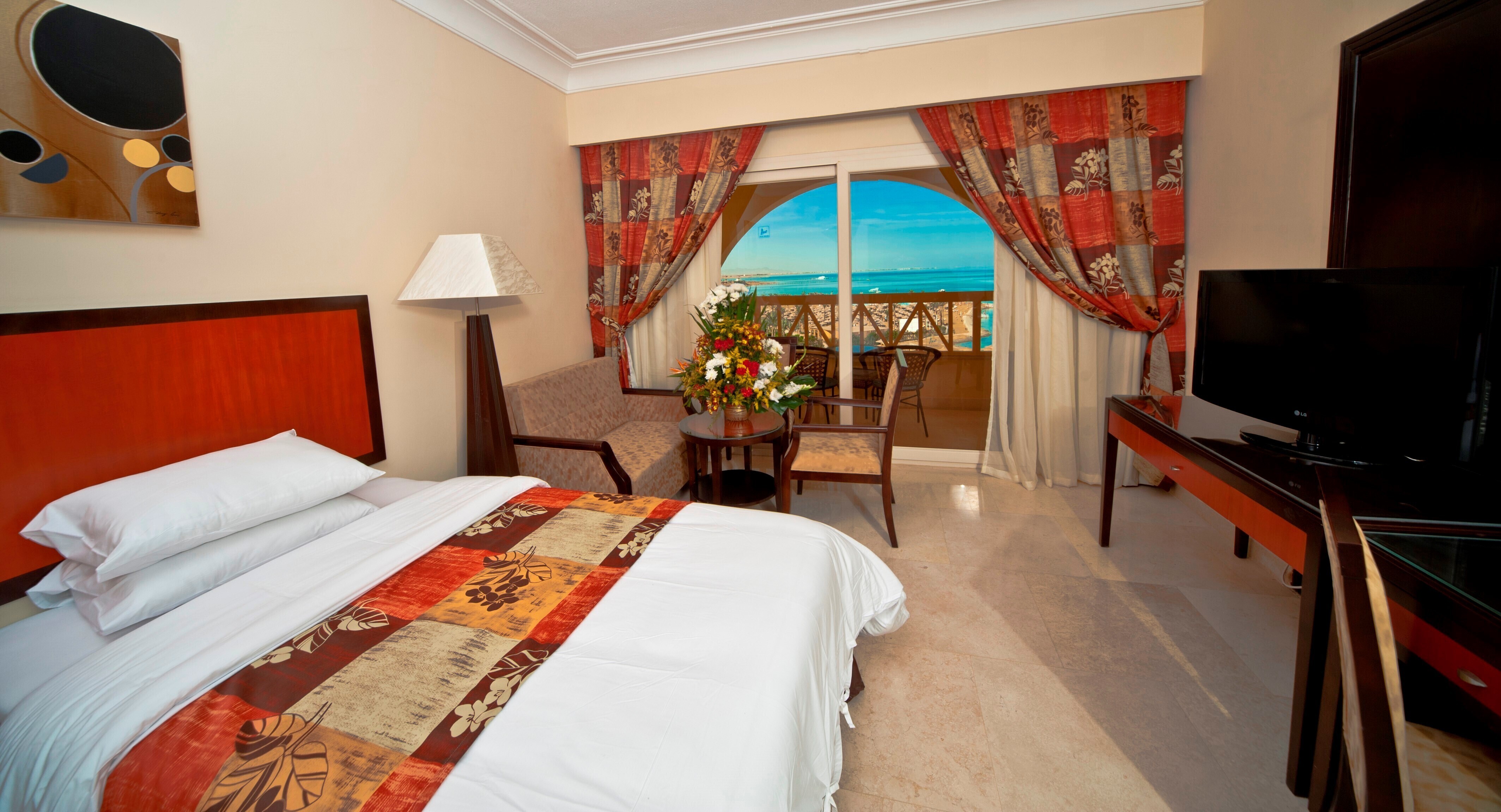 Египет amc royal hotel spa. AMC Royal Hotel (ex. AMC Azur Grand Resort) 5*. Отель АМС Роял Хургада Египет. AMC Royal Hotel 5 Хургада. АМС Азур рояль 5 Хургада.