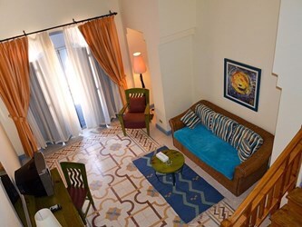 Family<span>Room