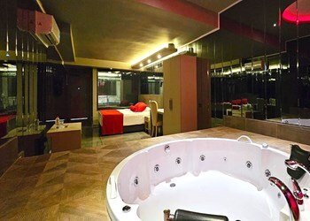 Standard Room with Jacuzzi