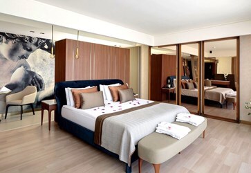 Penthouse Suite