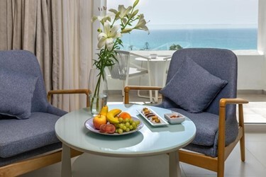  Premium Family Room