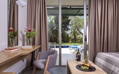 Main Building or Bungalow GV Private Pool