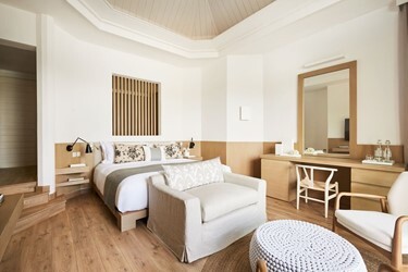 Lux* Villa