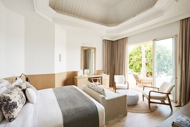 Lux* Villa