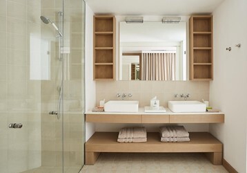 Lux* Villa