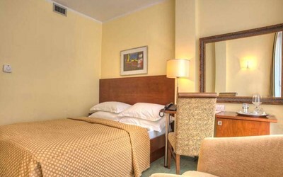 Economy Room
