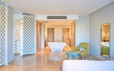 The View Suite - Adults Only +16