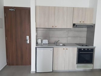 Superior One Bedroom Apartment Inland View
