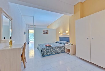 Family Room with Garden View