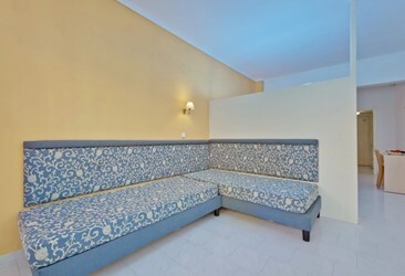 Family Room with Garden View