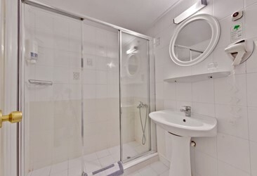 Family Room with Garden View