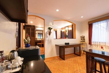 Villa One Bedroom With Partial Seaview