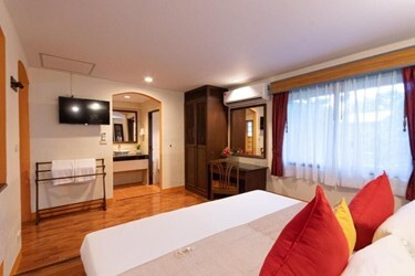 Villa One Bedroom With Partial Seaview