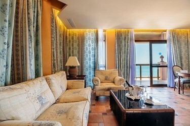 Luxury Suite