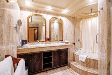 Luxury Suite
