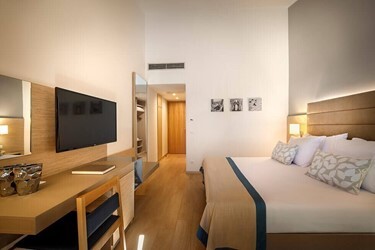 Classic Twin Room Land View