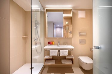 Classic Twin Room Land View