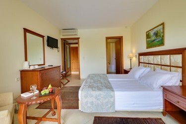 Junior Suite With Pool View