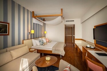 Classic Twin/Double Room with Balcony Sea View