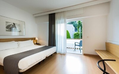 Twin With Balcony, Standard
