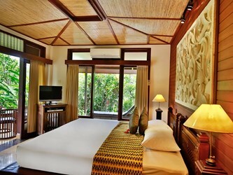 EMERAL / SUPERIOR ROOM