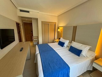 Twin - Double Room - Pool View