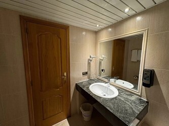 Twin - Double Room - Pool View